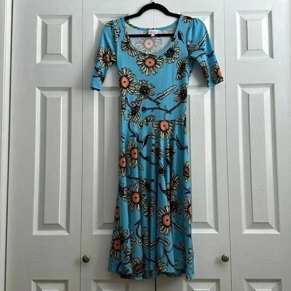 LuLaRoe Dresses & Skirts - LulaRoe Blue Sunflower Dress XXS